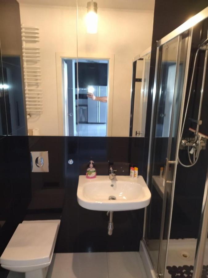House4You Apartament Sakura Airport Chopin Варшава Экстерьер фото